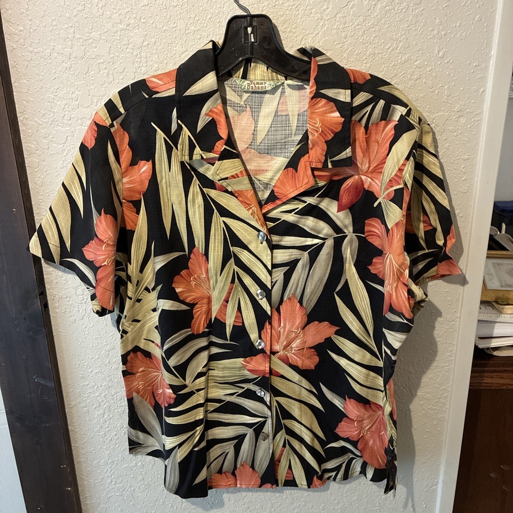 VTG Tommy Bahama 97% Silk Floral Blouse Womens L Tropical Hibiscus Shirt Vacay